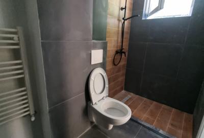 Casă cu 4 camere cu Canalizare în Central - 2