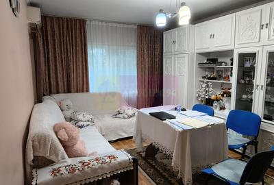 Apartament cu 3 camere decomandat, mobilat în Colentina