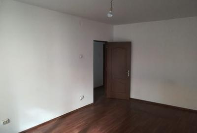 De vanzare Apartament 3 camere Bobocica Vitan - 7