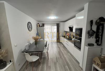 Apartament de 3 camere, zona Sud , bloc nou