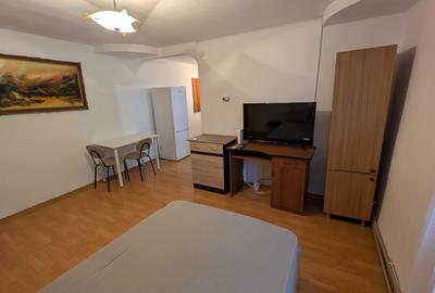 Garsonieră decomandată în Central - 1