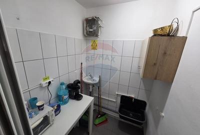 Spațiu comercial, de 47 mp, în Central - 9