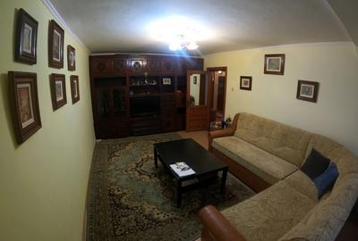 Apartament cu 3 camere decomandat în Central - 1