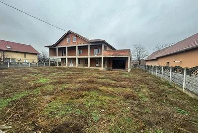 Casa la rosu, 600mp utili, 1150mp teren, Comuna Mihalt - 1