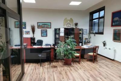 Spațiu comercial, de 93 mp, în Unirea - 14