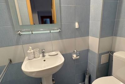 Apartament cu 3 camere decomandat, mobilat în Moșilor