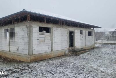 Casă cu 4 camere cu Teren 500 Mp în Vest - 11