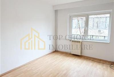 Apartament cu 3 camere semidecomandat, mobilat în Tei - 12