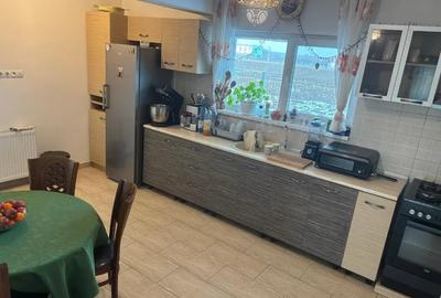 Casă cu 4 camere cu Teren 1000 Mp în Grădiștea - 1