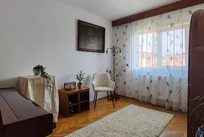 Apartament cu 3 camere decomandat în Traian - 5