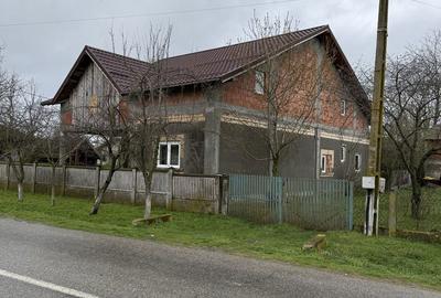 Casă cu 4 camere în Bârseștii de Jos - 1