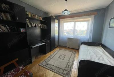 Vand apartament , 4 camere , decomandat , etaj 3 , stadion - 5