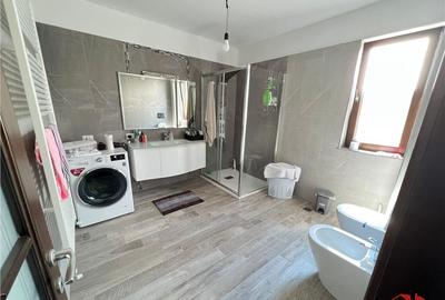 Vila P 1 de in zona Laminoru SUD - 5