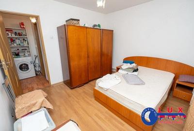 Apartament cu 2 camere decomandat în C5 - 17