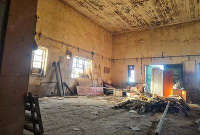 Proprietar-vand Cladire mare, din caramida in Sagna 375 m2 - 2