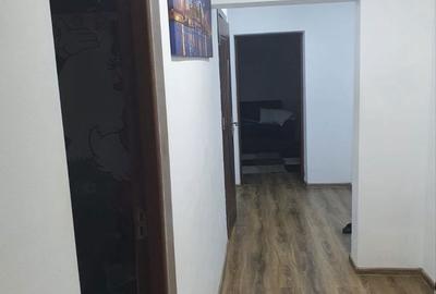 Apartament cu 4 camere semidecomandat în Micălaca - 1