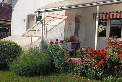 Casă / Vilă cu 8 camere de vânzare în zona Central - 52