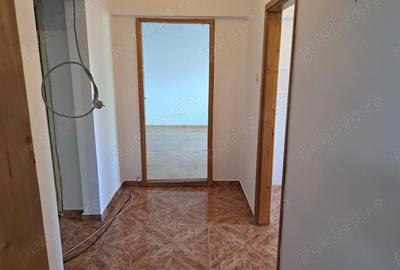 Apartament 2 camere, decomandat, zona piata noua - 1