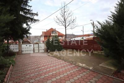 Casă cu 9 camere cu Canalizare în Bucium - 3