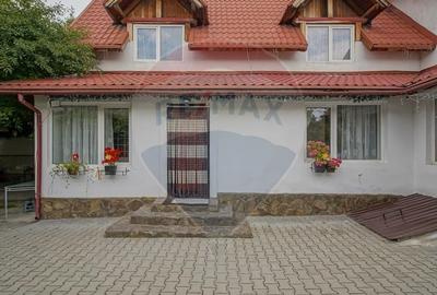 Casa 7 camere,  curte si terasa, situata in centrul Sanpetrului! Casa 7 camere,  curte si terasa, situata in centrul Sanpetrului! - 2