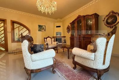 Casă cu 10 camere cu Teren 908 Mp în Central - 13
