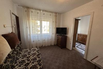 Apartament cu 2 camere semidecomandat în Grădiște