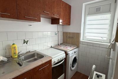 Garsonieră decomandată în Micro 3 - 3