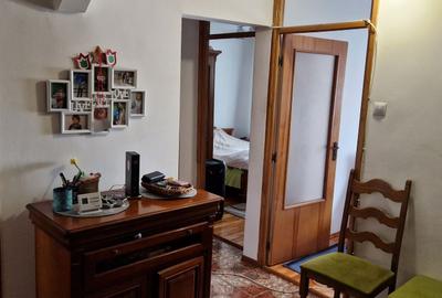 Apartament cu 4 camere decomandat în Central - 2