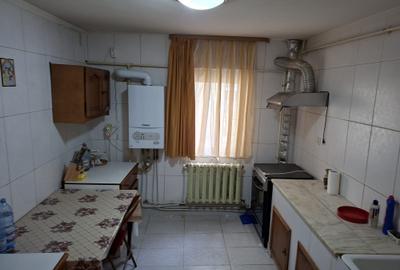 Apartament cu 3 camere decomandat în Popa Șapcă - 4