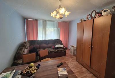 Vand apartament 3 camere Micro 4 - 1