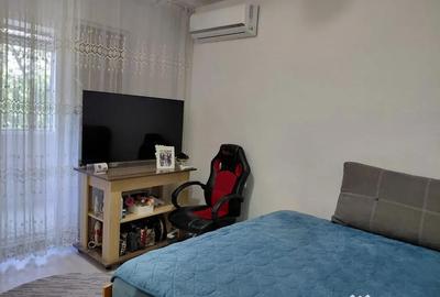 Apartament cu 2 camere decomandat în Micro 14 - 15
