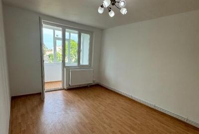 De vanzare apartament cu 3 camere - 5