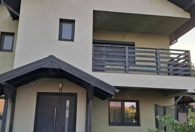 Casă cu 6 camere cu Teren 600 Mp în Central