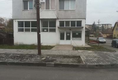Spațiu comercial, de 143 mp, în Central - 4