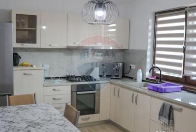 Casă cu 4 camere cu Teren 250 Mp în Calea Clujului - 14