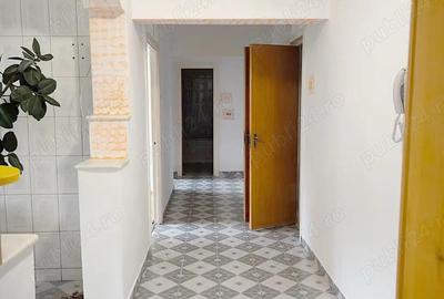 Apartament cu 3 camere, etaj intermediar, liber la vanzare. - 3
