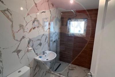 Garsonieră decomandată în Central - 9