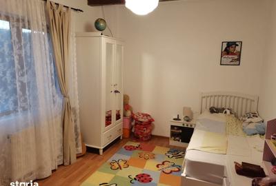 Casă cu 5 camere cu Teren 1000 Mp în Aninoasa - 14