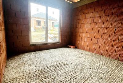 Casă cu 4 camere în Central - 1