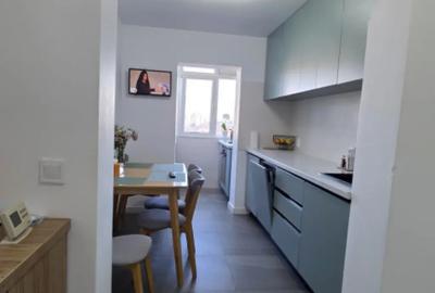 Apartament cu 3 camere decomandat în Central