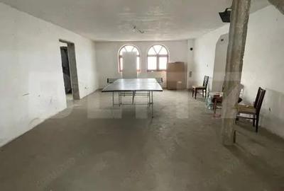 Casă cu Teren 2900 Mp în Central - 6