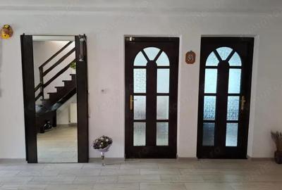 Casă cu 6 camere cu Teren 414 Mp în Nădlac - 2