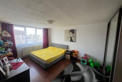Vanzare apartament 2 camere Lujerului Piata