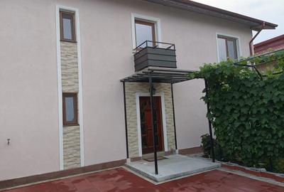 Casă individuală cu 4 camere cu Canalizare în Central - 2