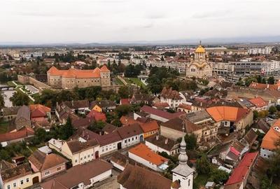 Casa pretabila: rezidential/ comercial/ servicii/investitional,Central,Fagaras - 33