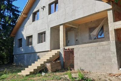 Casă cu Teren 1000 Mp în Veseud (Slimnic) - 4