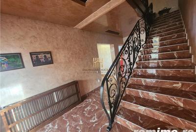 Cladire 9 camere! In oras Suceava! De vanzare! 0727817187 - 2