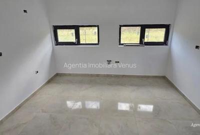 Casă cu 4 camere în Ipotești - 5