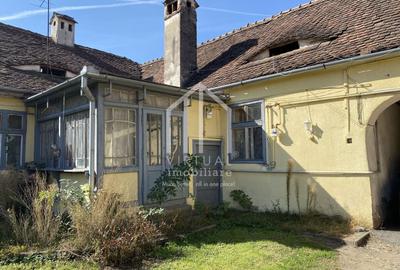 Casă individuală cu 3 camere cu Canalizare în Central - 2