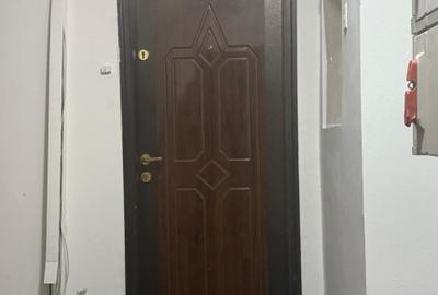 Apartament cu 3 camere decomandat în Drumul Taberei